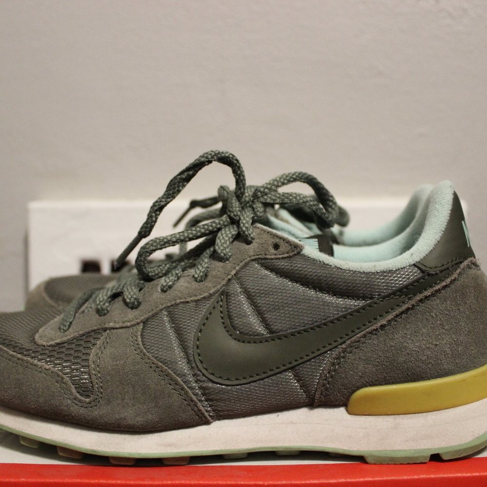 Women's Nike Internationalist Sneaker